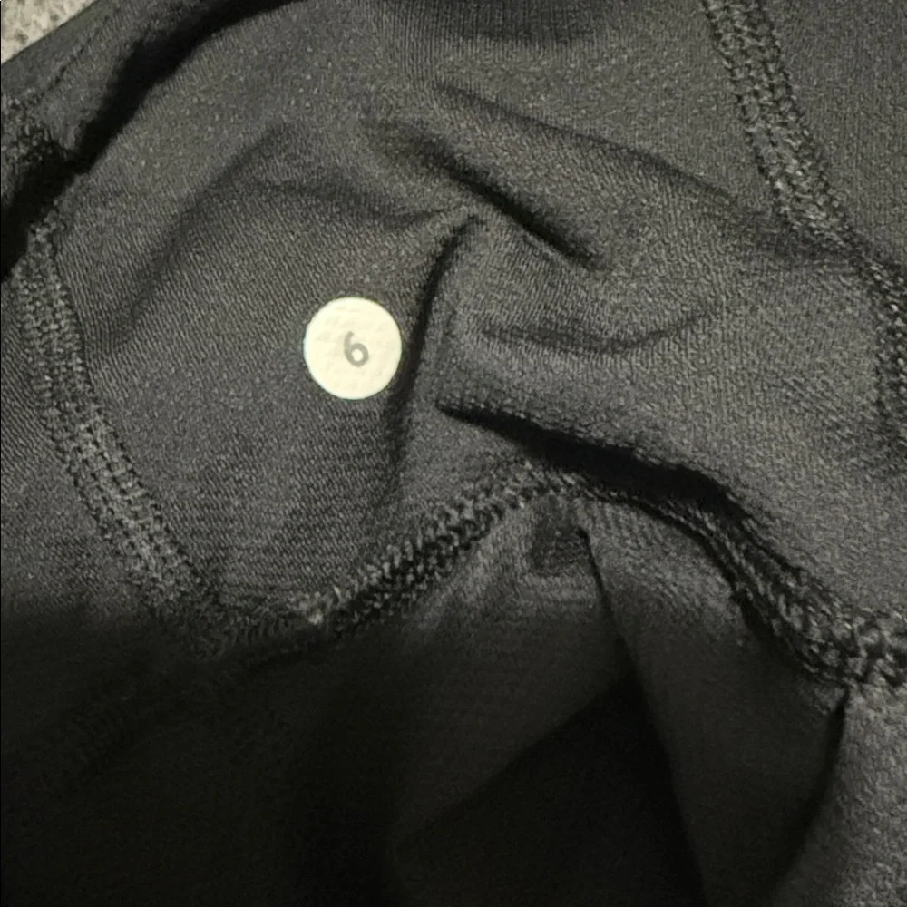Lululemon Tame Me Tank Top Black Size 6 | Built-In Bra & Cinch Hem - Picture 7 of 9